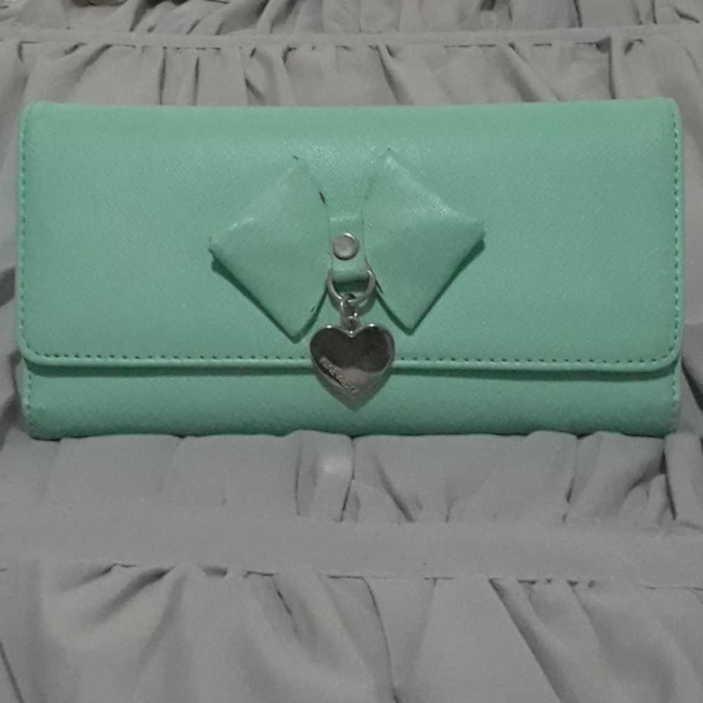 Nine West wallet
